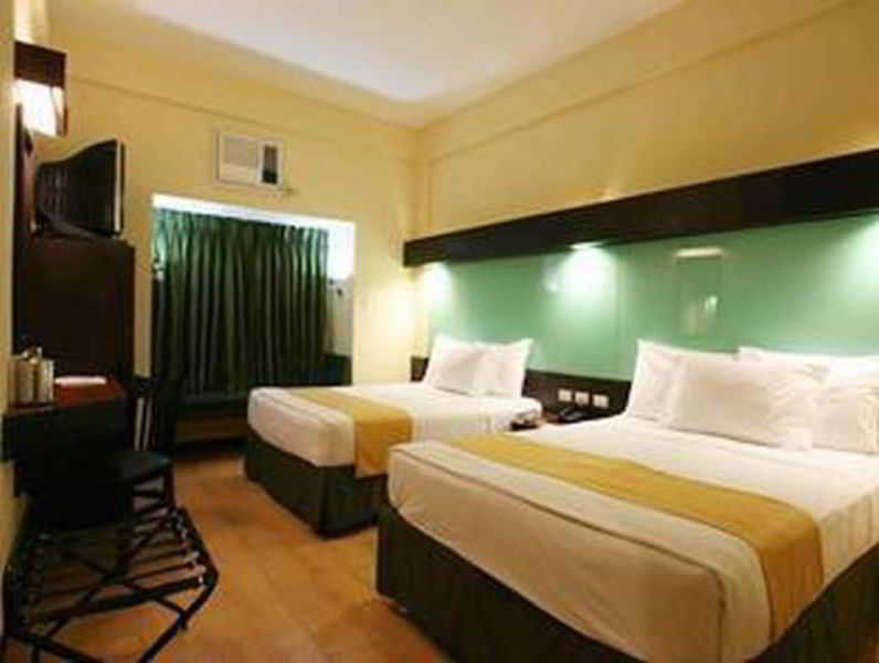 Microtel By Wyndham Cabanatuan Exterior photo